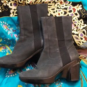 COLE HAAN NIKE AIR BOOTS